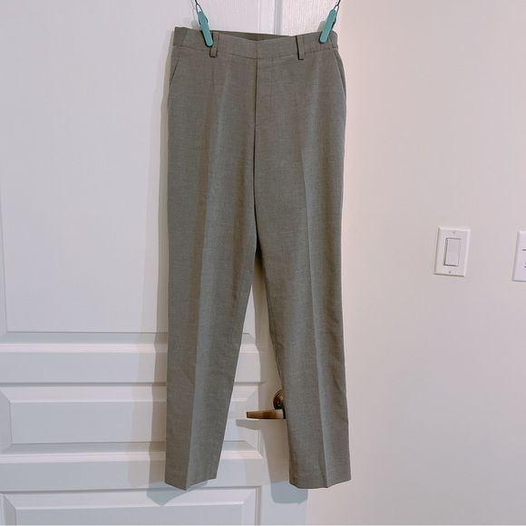 Uniqlo Smart Ankle Pants - Picture 2 of 8